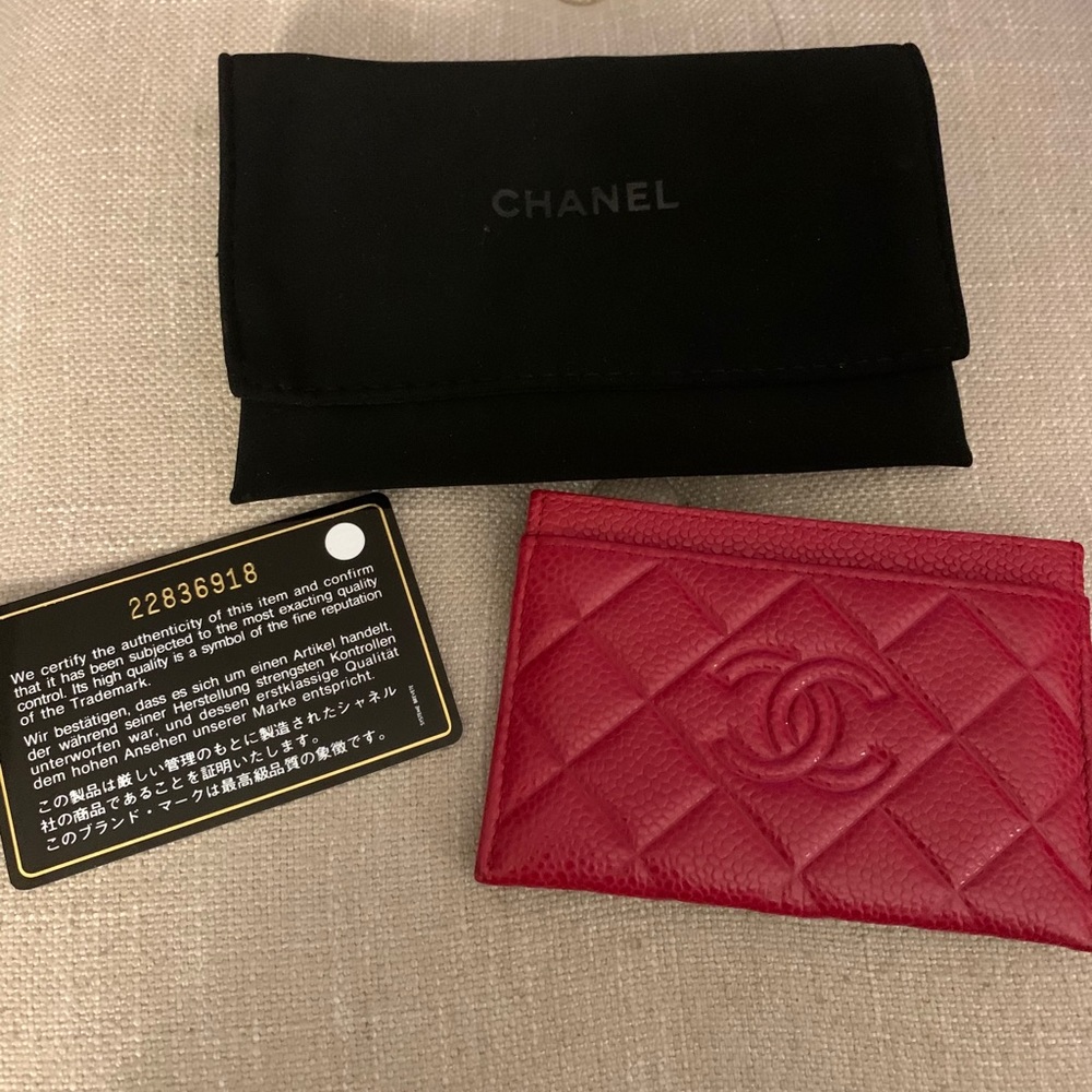 Chanel dark pink caviar card holder **Sold**